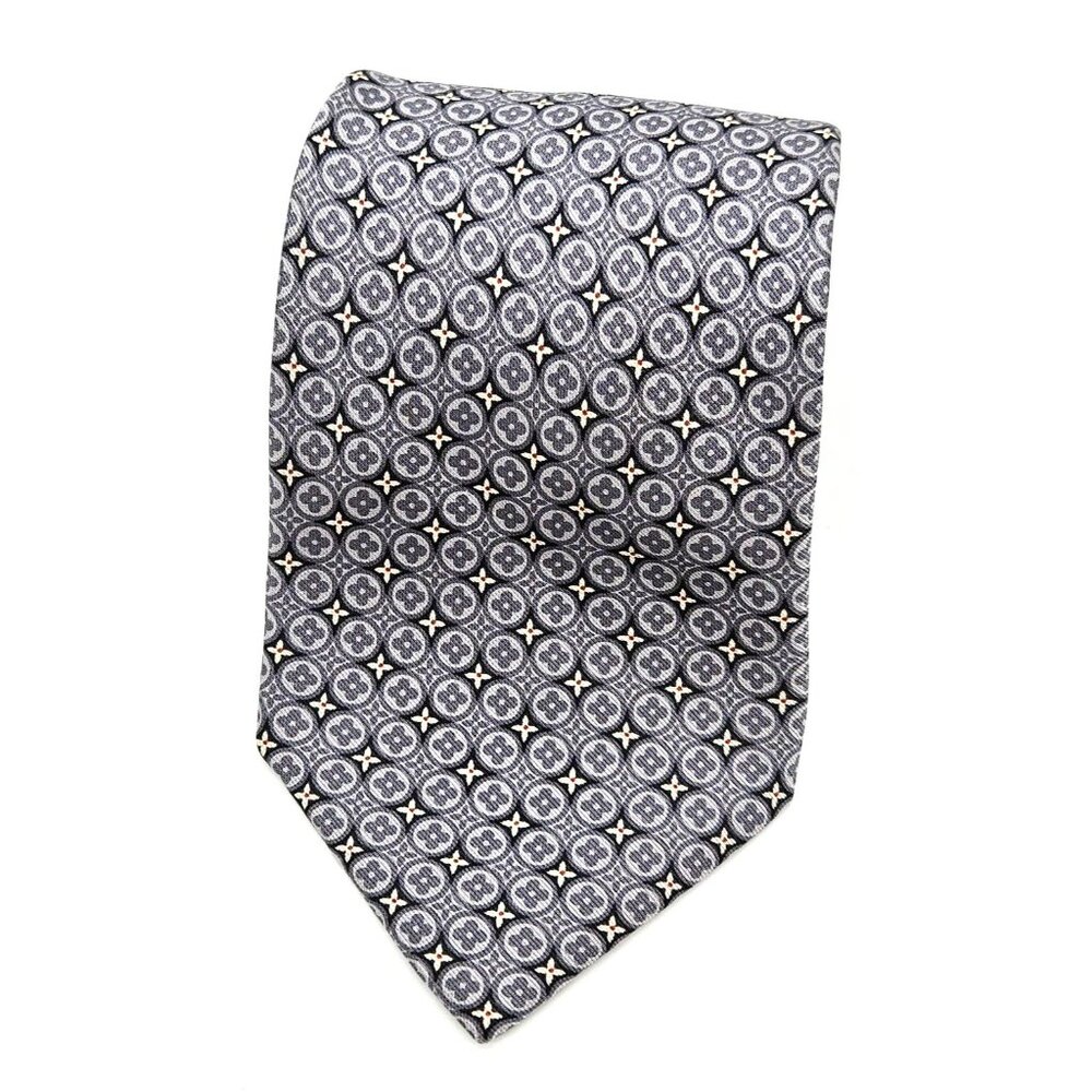 Authentic Louis Vuitton LV Quatrefoil Floral Geometric Pattern Grey Silk Necktie - Picture 3 of 8